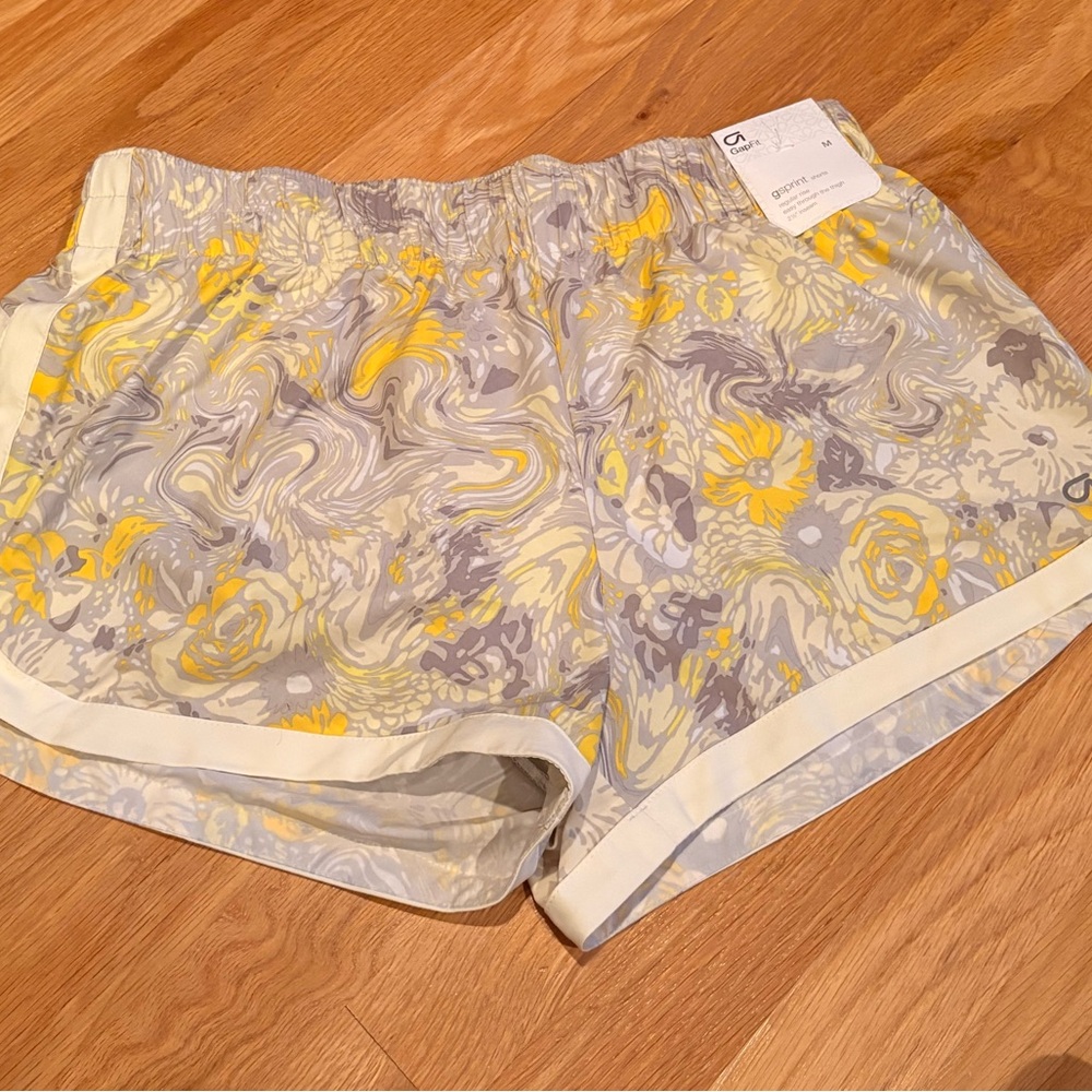 NWT GapFit Running Shorts Women's Medium - Picture 6 of 6